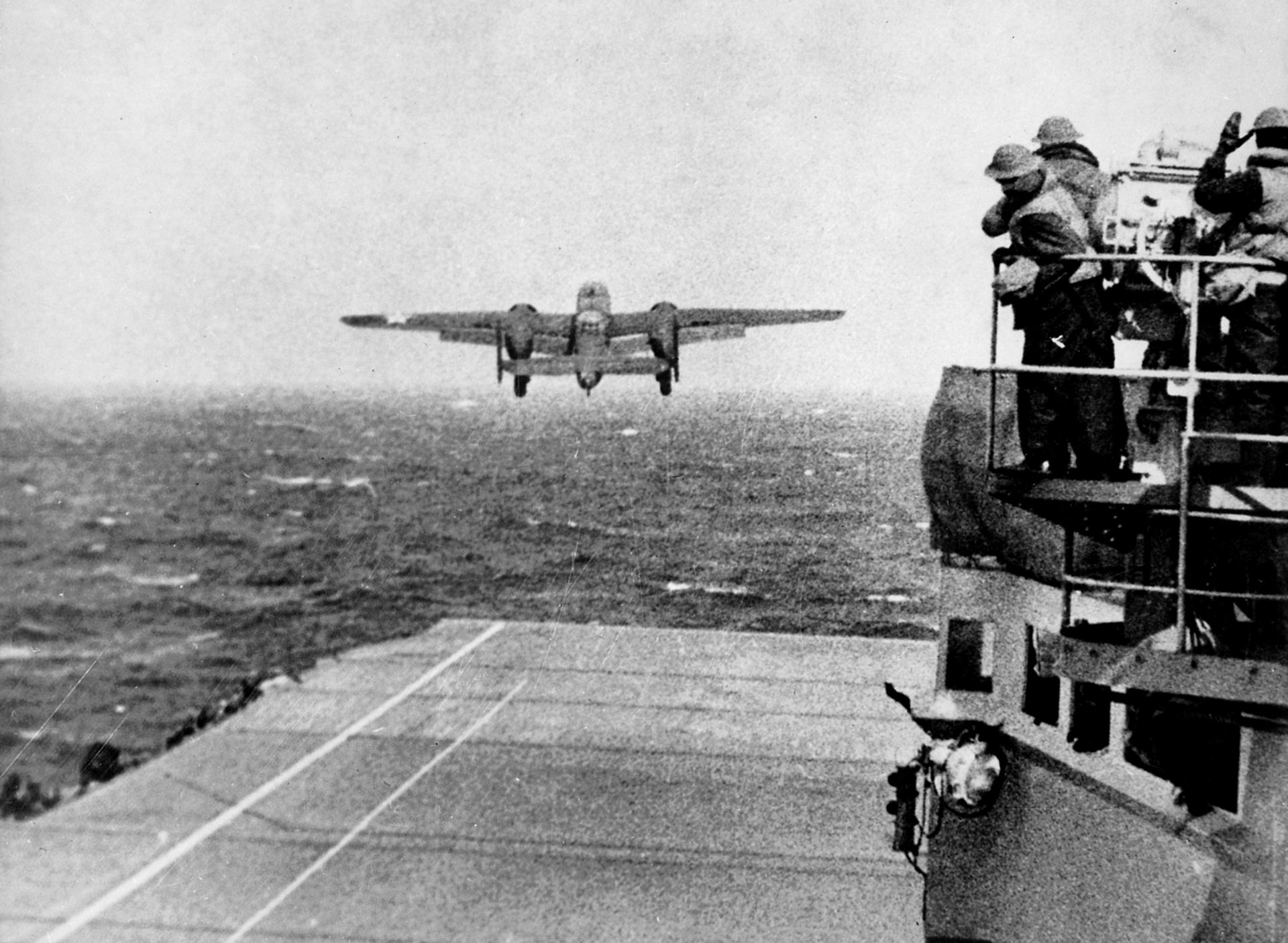 Doolittle takes off from the Hornet